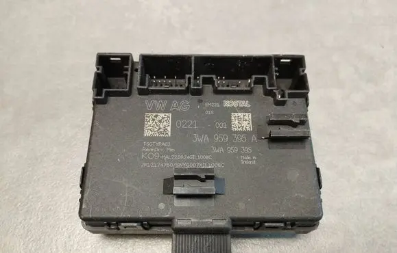 Volkswagen Tiguan Door control unit/module 3WA959395A 3WA959395