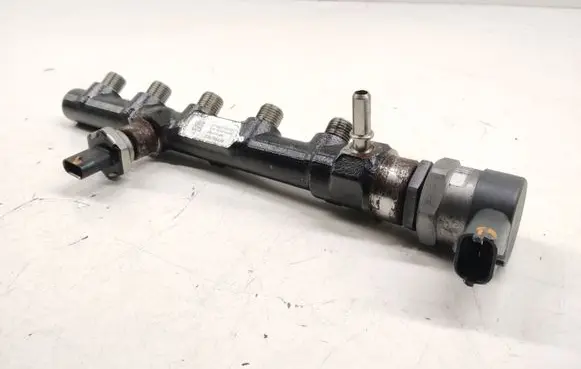 Mercedes-Benz Vito Viano W447 Fuel main line pipe 175217814R HM1GT8116R 210750424