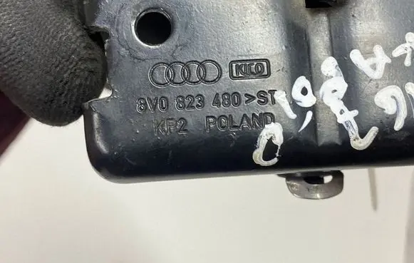 Audi A3 S3 8V Engine bonnet/hood lock/catch 8V0823480