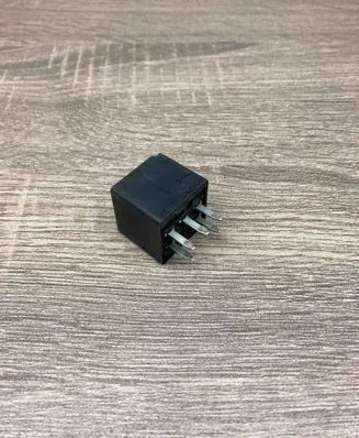 KIA Cerato Other relay 952303A300 DECO