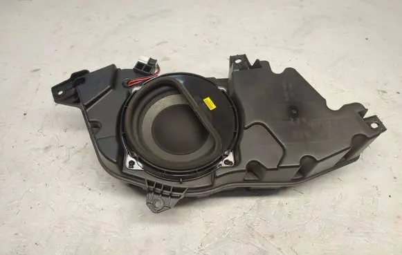 Hyundai Santa Fe Subwoofer speaker 963802W100