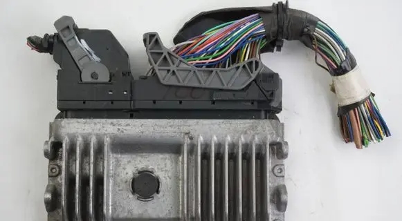 Toyota Yaris Engine control unit/module 896610U170
