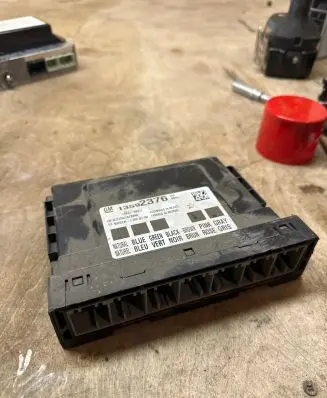 Chevrolet Camaro Comfort/convenience module 13592376 F00HJ01160 150212