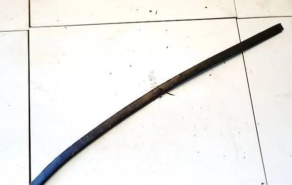 Audi Q7 4L Windshield trim 