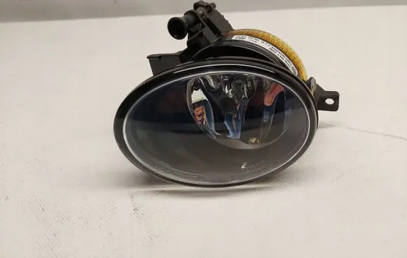 Volkswagen Touareg II Front fog light 7P6941700