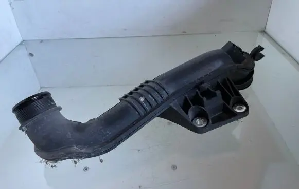 Audi A4 S4 B8 8K Intercooler hose/pipe 8K0145673L