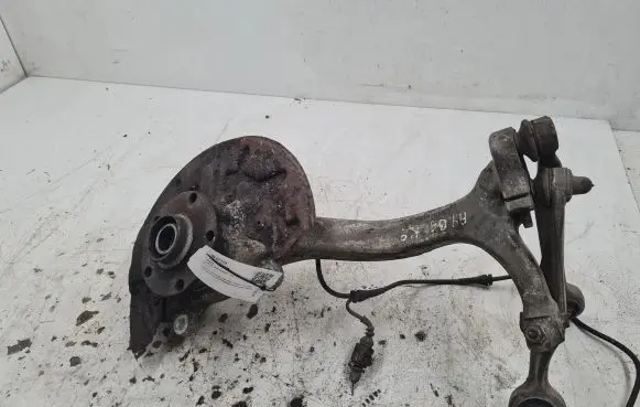 Audi A4 S4 B6 8E 8H Front wheel hub