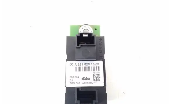 Mercedes-Benz S W221 Aerial antenna amplifier A2218201889