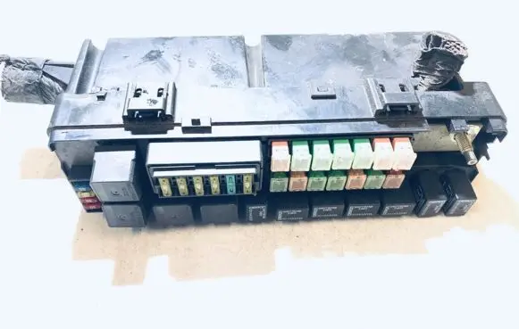 Chrysler 300M Fuse box set 04759376aa 04760135ab