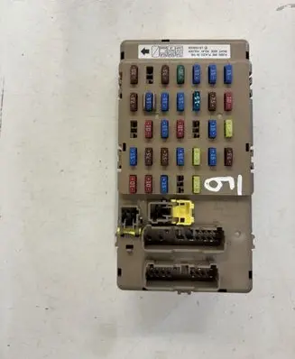 Subaru Impreza III Fuse module LB100805B