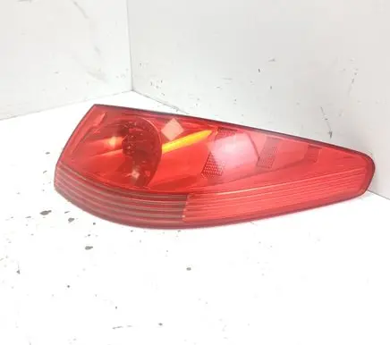 Peugeot 607 Rear/tail lights 2587