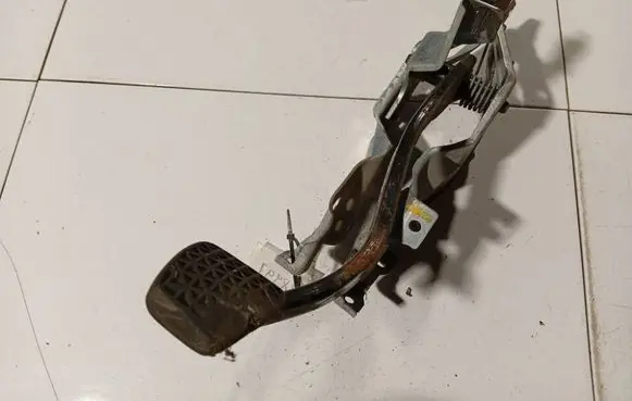 Opel Astra G Brake pedal 