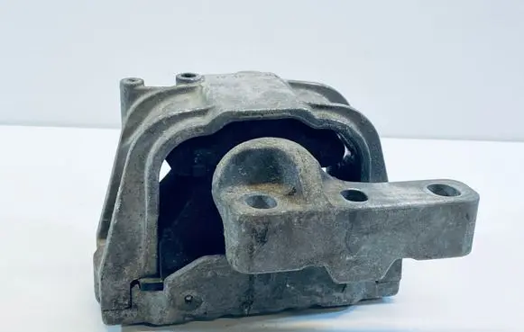 Volkswagen Touran I Engine mount bracket 1K0199262AT