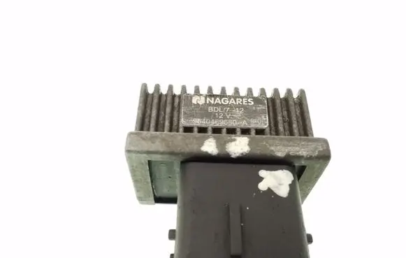 Nissan Qashqai Glow plug pre-heat relay 9640469680A