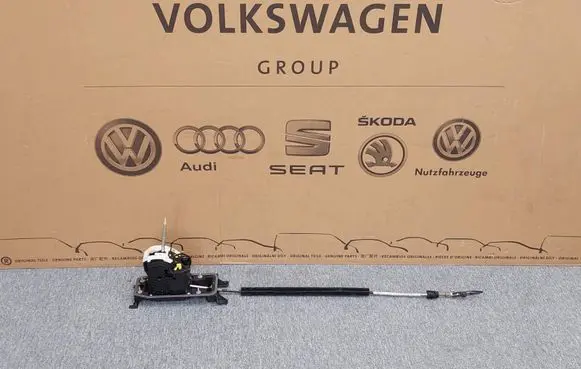 Volkswagen Touran III Gear shifter/selector 5QB713023D S038211023L