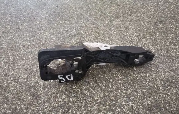 Rear door exterior handle/bracket