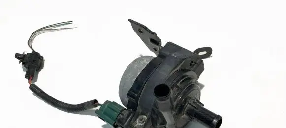 Nissan Leaf II (ZE1) Electric auxiliary coolant/water pump 215815SA0A 25765