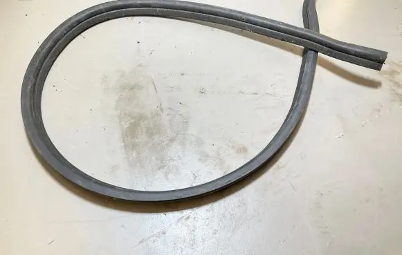 Iveco Daily 6th gen Engine compartment rubber 