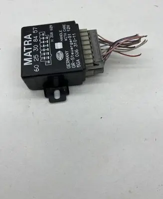 Renault Espace III Tow bar relay 6025308457 H308629 5GA00631011