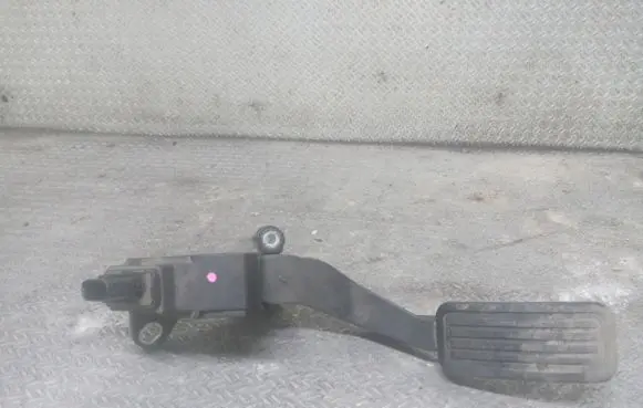 Toyota Yaris Accelerator throttle pedal 781100D010