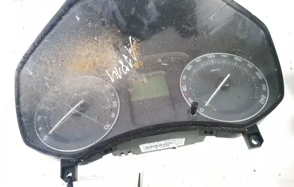 Skoda Octavia Mk2 (1Z) Speedometer (instrument cluster) 1z0920810b v3562416