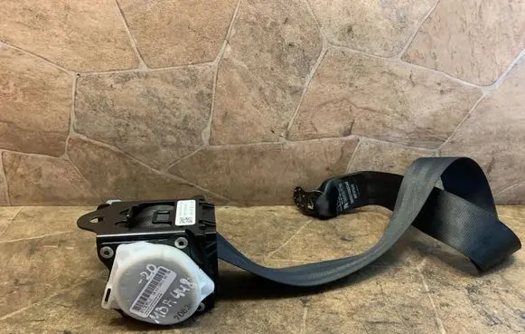 Audi A8 S8 D4 4H Middle seatbelt (rear) 4H0857807H