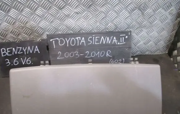 Toyota Avensis T250 Glove box set 55552AE010