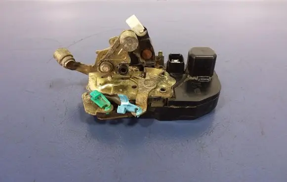 Chrysler Grand Voyager IV Front door lock