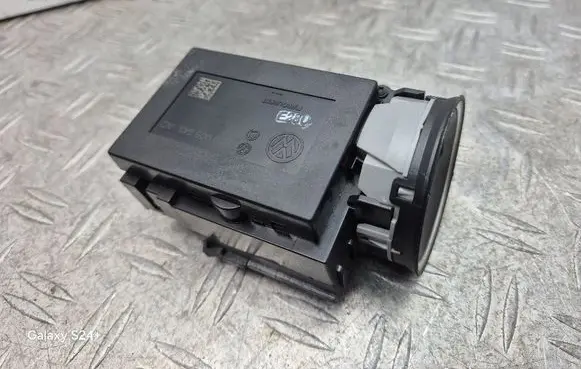 Volkswagen PASSAT B7 Ignition lock 3C0905843AD