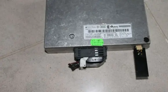 Audi A4 S4 B8 8K Bluetooth control unit module 8P0862335S BE9377