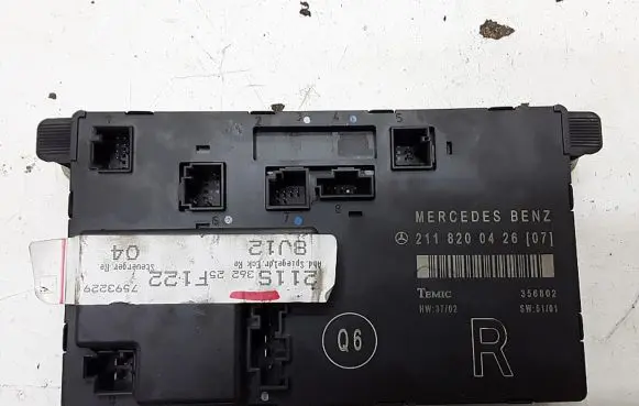 Mercedes-Benz E W211 Door control unit/module 2118200426