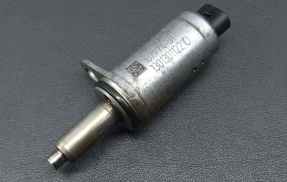 Audi A8 S8 D4 4H Camshaft vanos timing valve 06E103697H 10797401