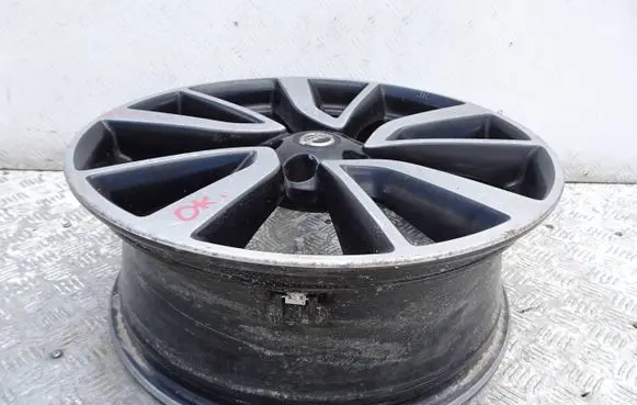 Nissan Qashqai R19 alloy rim