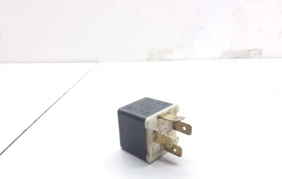 Jaguar XJ X40 Other relay 4RA00351033 00351033