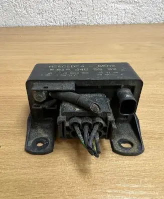 Mercedes-Benz C W202 Other relay 0195456932 D7131