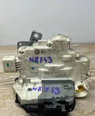 Audi A3 S3 8P Front door lock 4F1837015