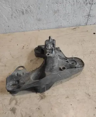 Audi A6 S6 C6 4F Engine mounting bracket 4F0199351AG