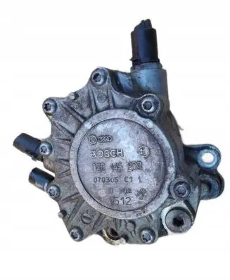 Volkswagen Golf V Vacuum pump 03G145209