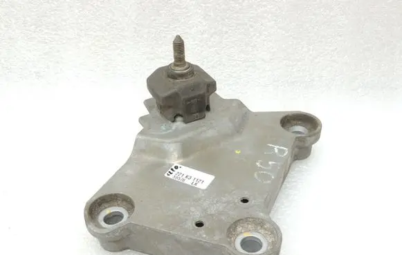 Renault Espace IV Gearbox mounting bracket 8200416338