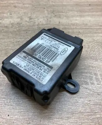Ford Mondeo MK IV Light module LCM 7S7113K031AF YN400DJNL