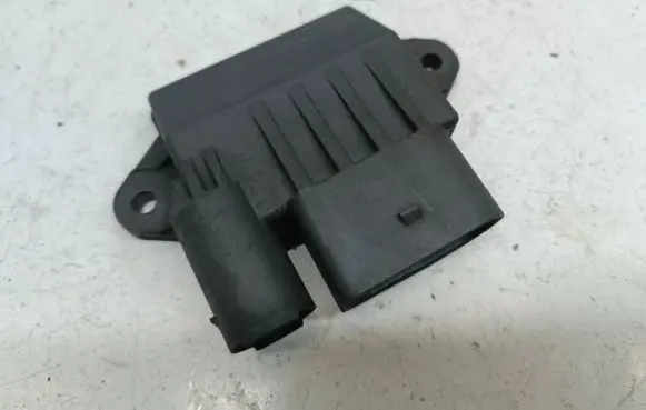 Jeep Grand Cherokee (WK) Glow plug pre-heat relay 0522140709 E2110021048 GSE114