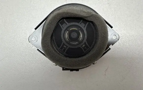 Chrysler Pacifica Panel speaker 68043045AD 8923021701A 19517J0852