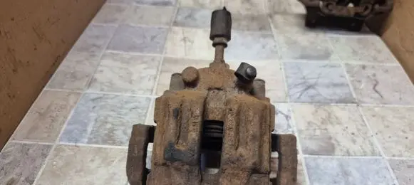 BMW 1 E81 E87 Rear brake caliper