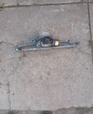 Front wiper linkage and motor