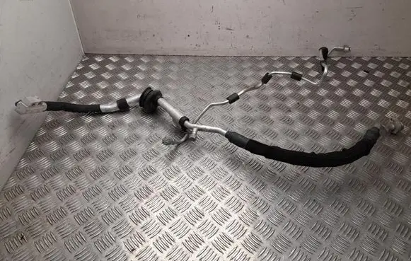 Porsche Macan (95B) Air conditioning (A/C) pipe/hose 95B816743F