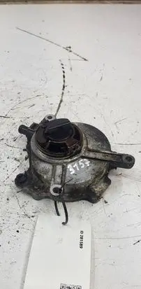 Audi A4 S4 B7 8E 8H Vacuum pump 06D145100