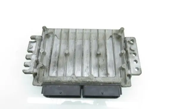 Renault Clio II Engine control unit/module 8200059086 S110138000B 8200044437
