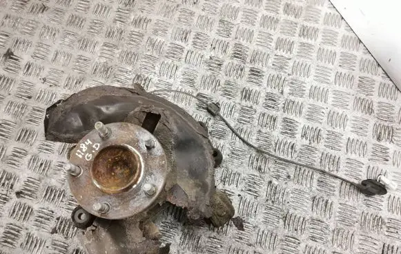 Rear wheel hub