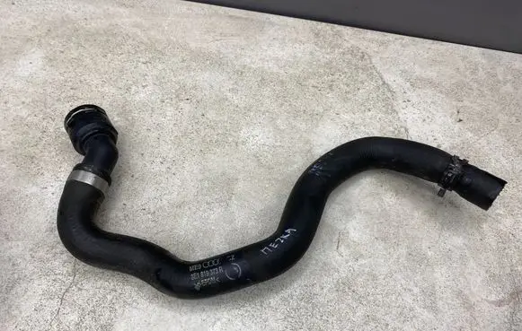 Audi A4 S4 B7 8E 8H Engine coolant pipe/hose 8E1819373R 8E1819373