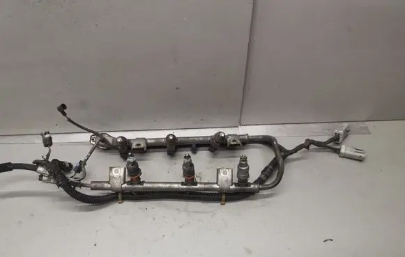 Chrysler Voyager Fuel injectors set 4612402